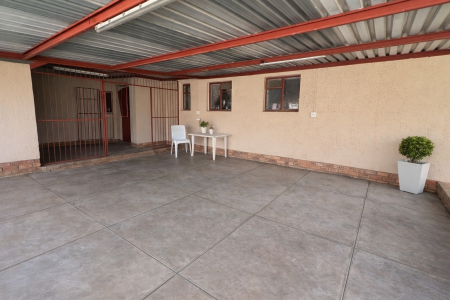 4 Bedroom Property for Sale in Randpoort Gauteng