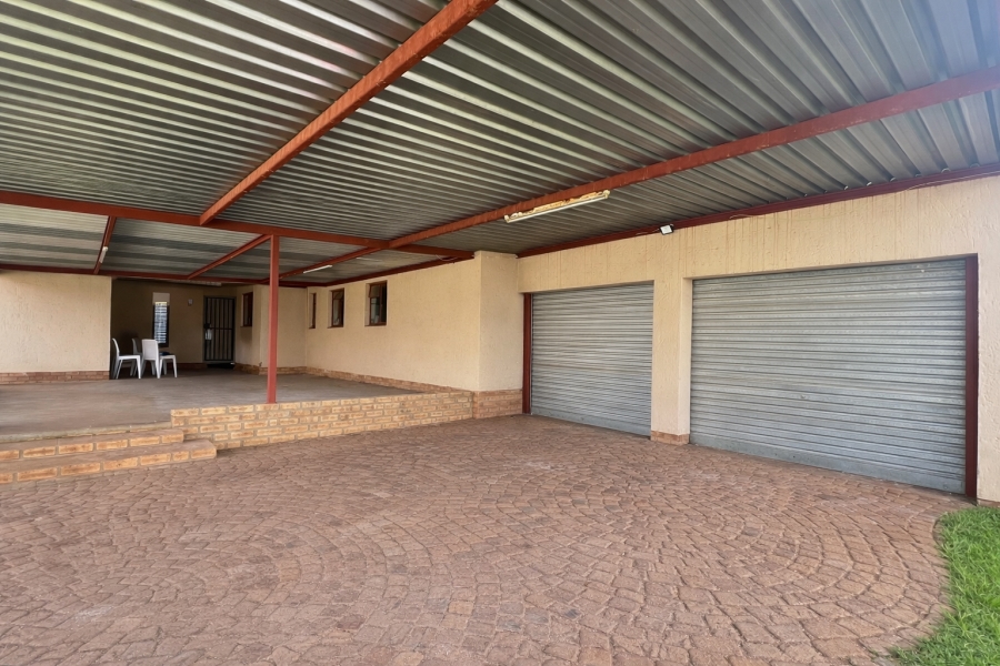 4 Bedroom Property for Sale in Randpoort Gauteng