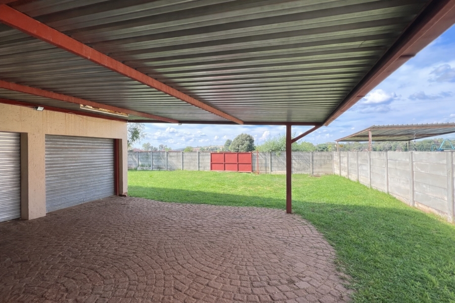 4 Bedroom Property for Sale in Randpoort Gauteng