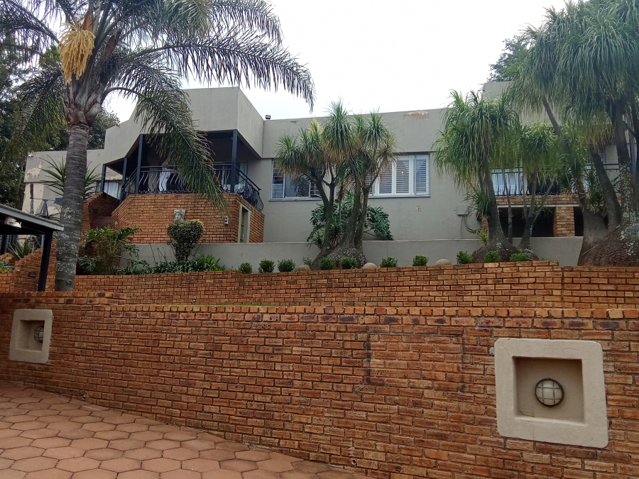 4 Bedroom Property for Sale in Wilro Park Gauteng