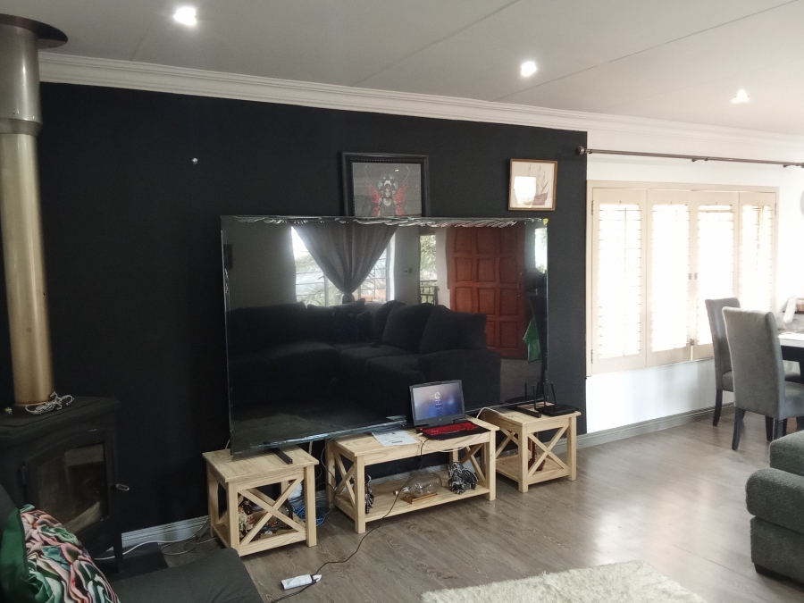 4 Bedroom Property for Sale in Wilro Park Gauteng