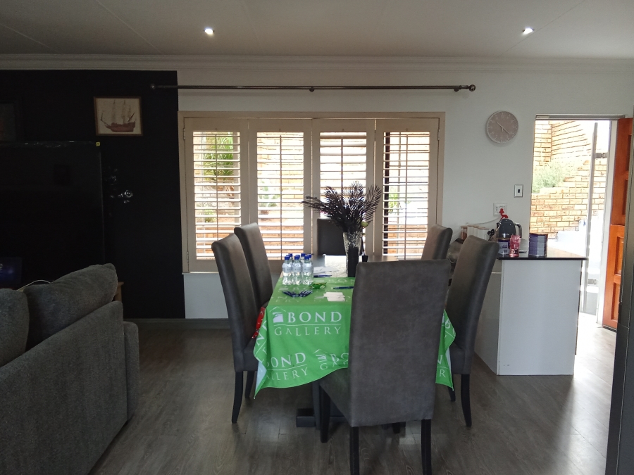 4 Bedroom Property for Sale in Wilro Park Gauteng