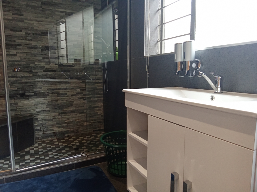 4 Bedroom Property for Sale in Wilro Park Gauteng