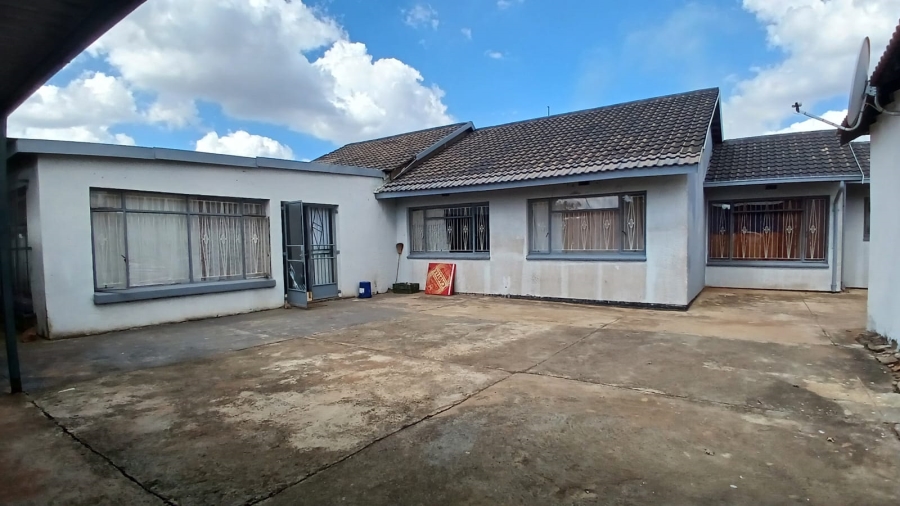 3 Bedroom Property for Sale in Finsbury Gauteng