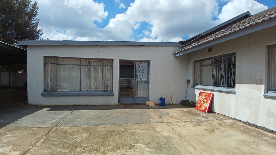 3 Bedroom Property for Sale in Finsbury Gauteng