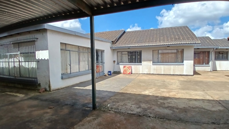 3 Bedroom Property for Sale in Finsbury Gauteng