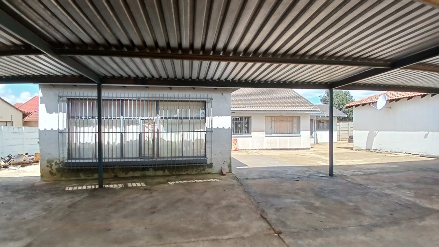 3 Bedroom Property for Sale in Finsbury Gauteng