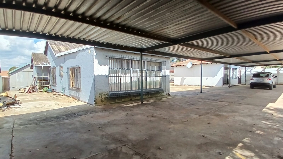 3 Bedroom Property for Sale in Finsbury Gauteng