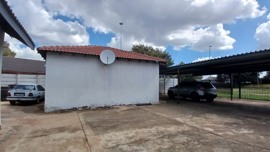 3 Bedroom Property for Sale in Finsbury Gauteng