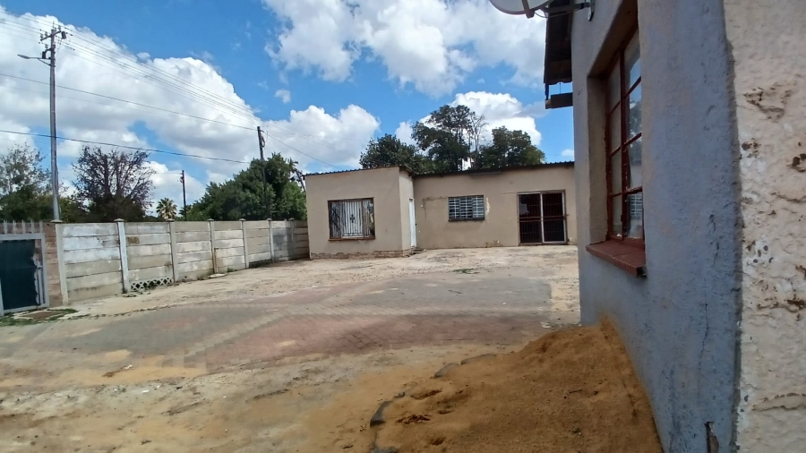 3 Bedroom Property for Sale in Finsbury Gauteng