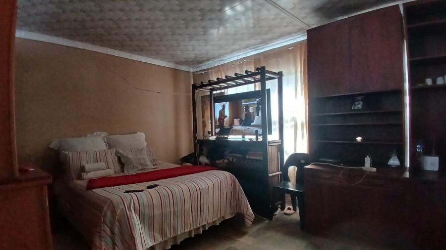 3 Bedroom Property for Sale in Finsbury Gauteng