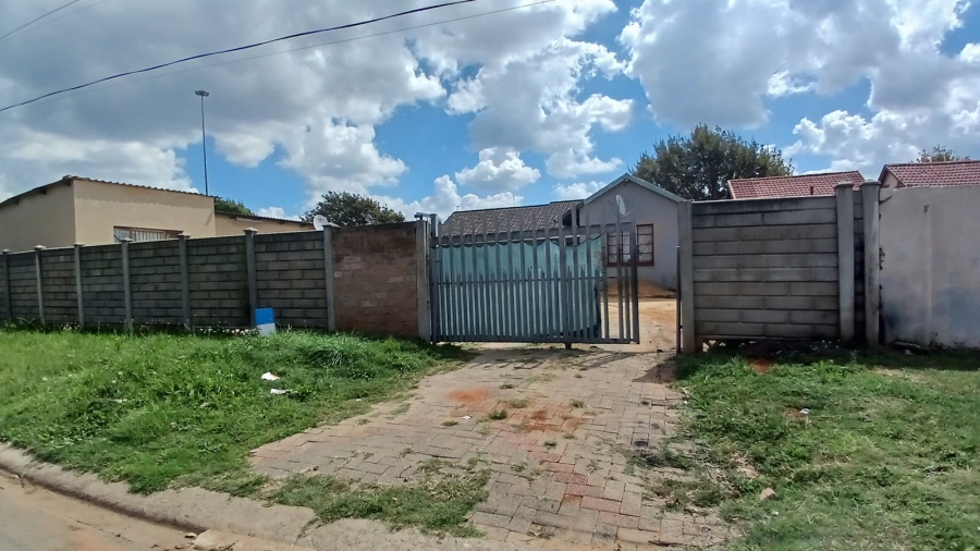 3 Bedroom Property for Sale in Finsbury Gauteng