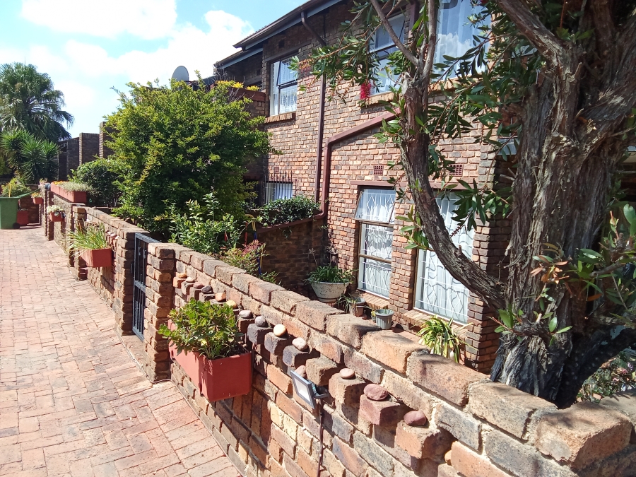 3 Bedroom Property for Sale in Florida Park Gauteng