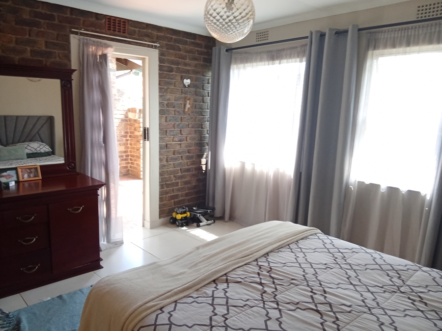 3 Bedroom Property for Sale in Florida Park Gauteng