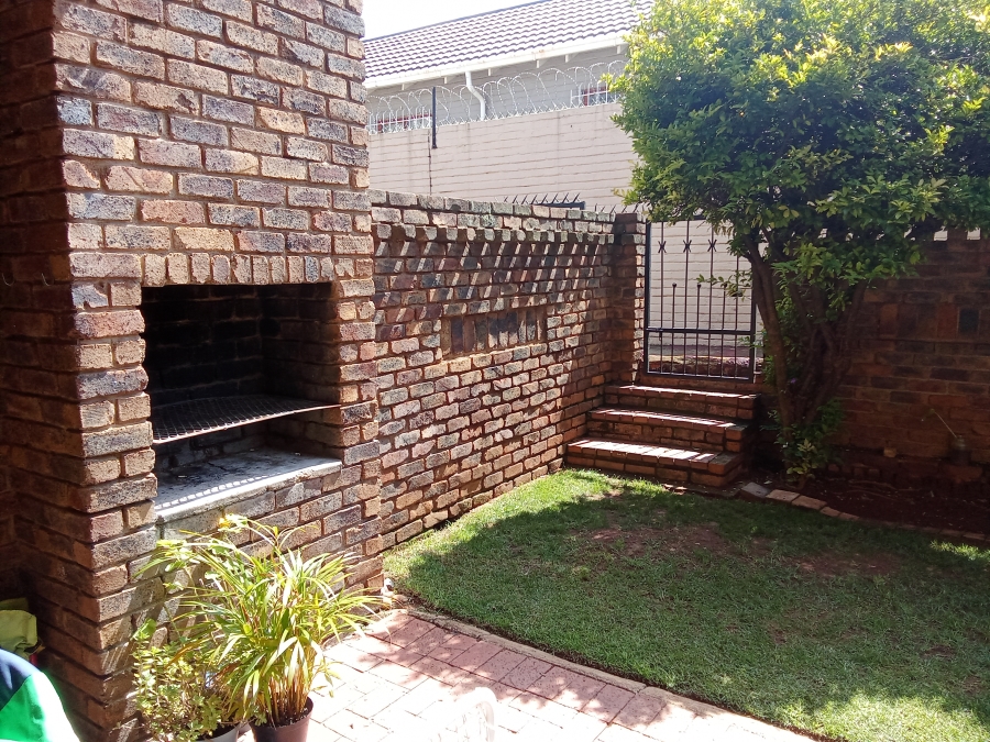 3 Bedroom Property for Sale in Florida Park Gauteng
