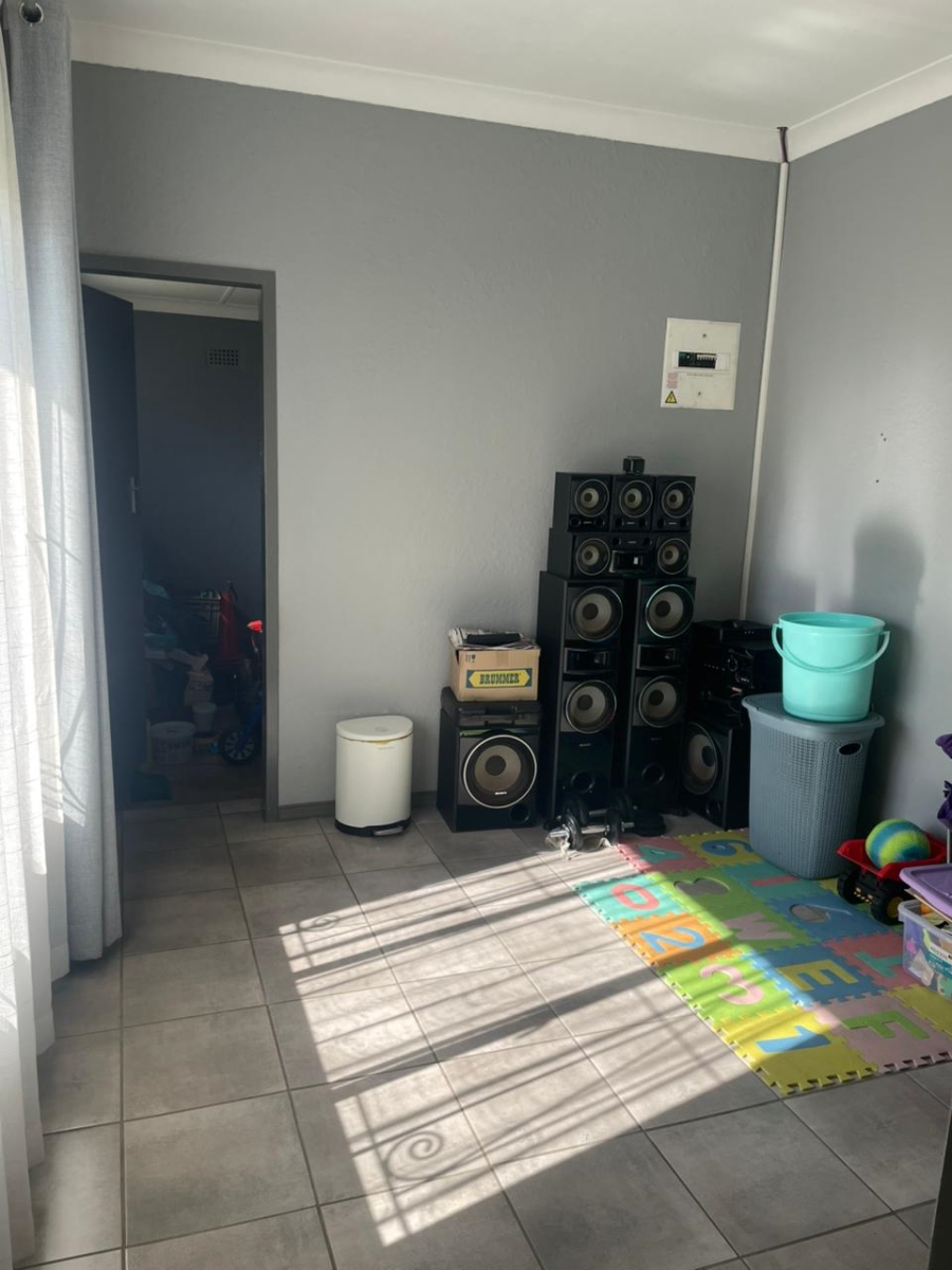 4 Bedroom Property for Sale in Mindalore Gauteng