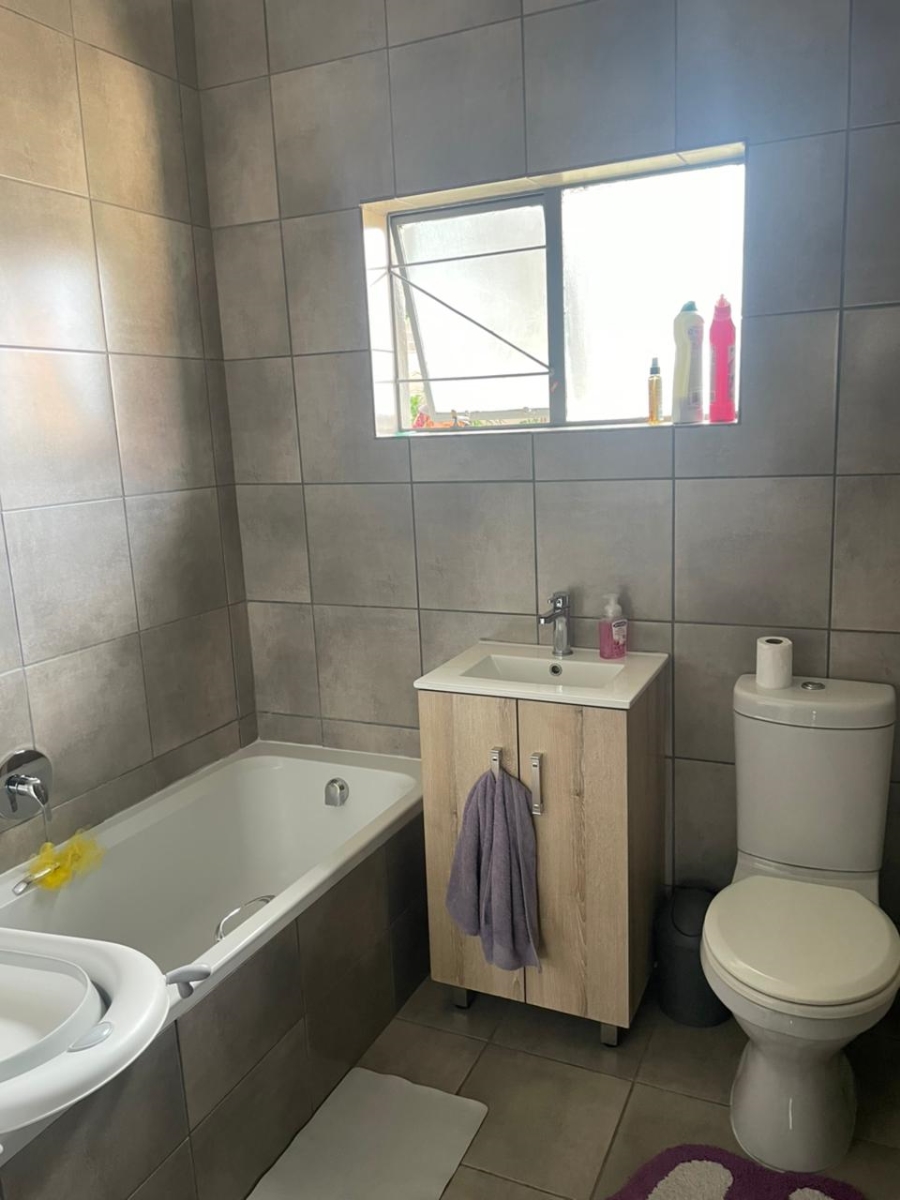 4 Bedroom Property for Sale in Mindalore Gauteng
