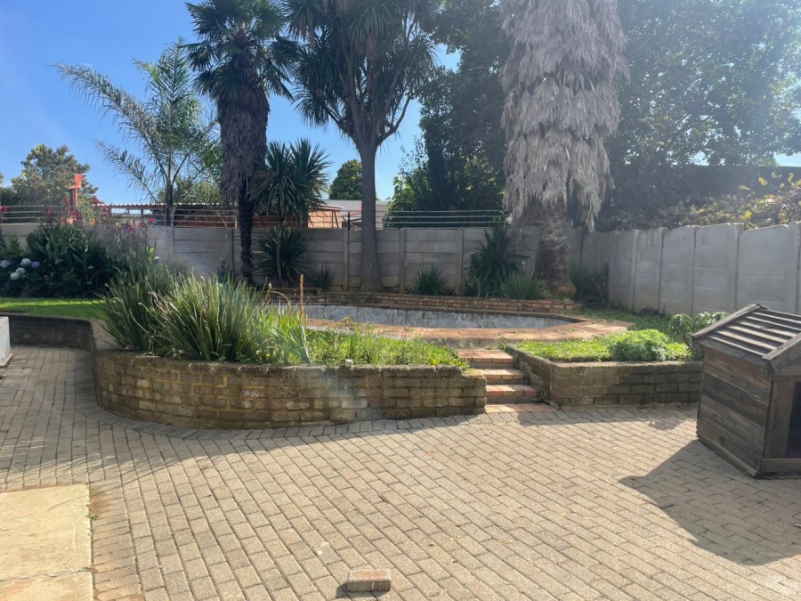 4 Bedroom Property for Sale in Mindalore Gauteng