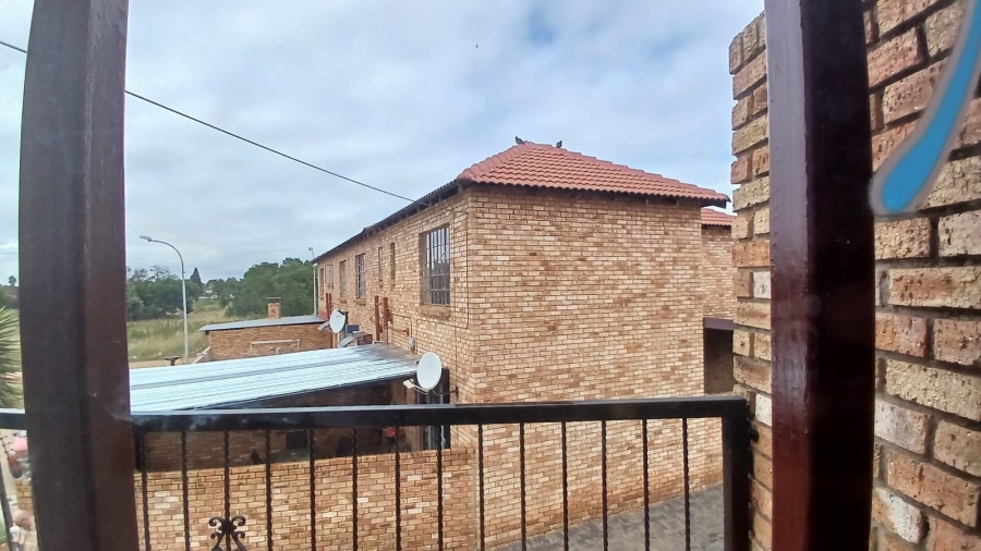 2 Bedroom Property for Sale in Eike Park Gauteng