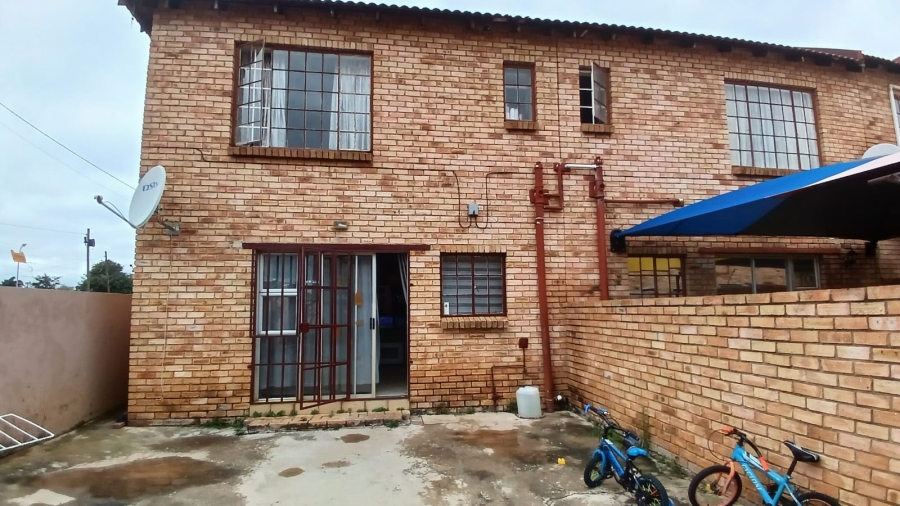 2 Bedroom Property for Sale in Eike Park Gauteng