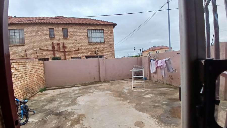 2 Bedroom Property for Sale in Eike Park Gauteng