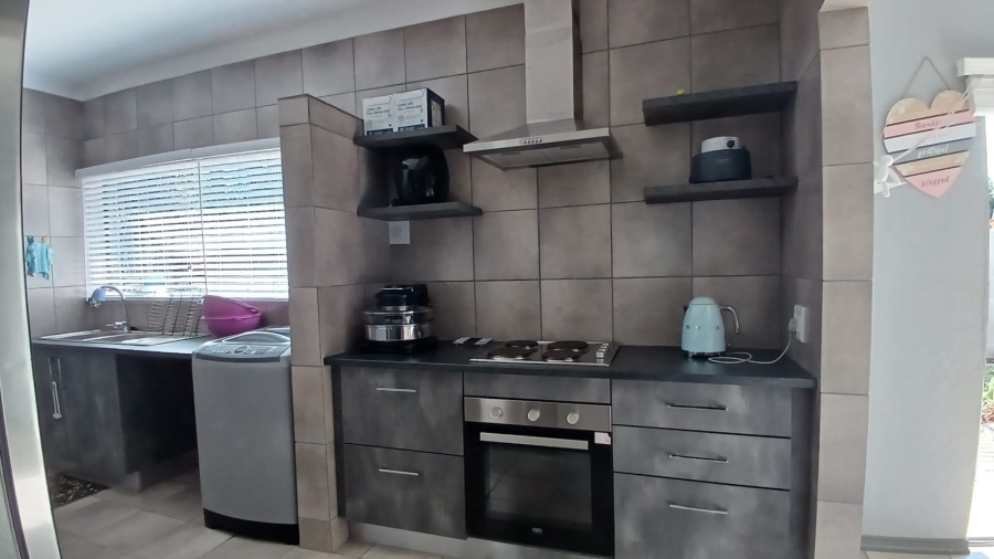 4 Bedroom Property for Sale in Mindalore Gauteng