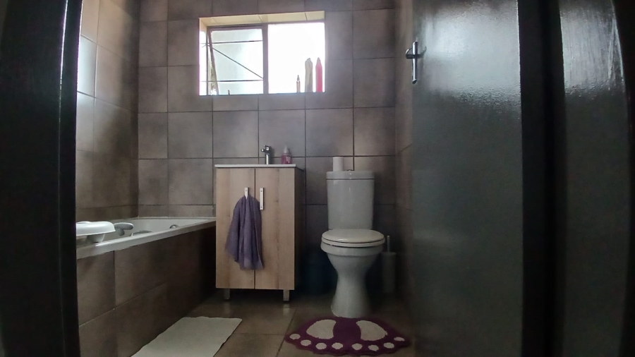 4 Bedroom Property for Sale in Mindalore Gauteng