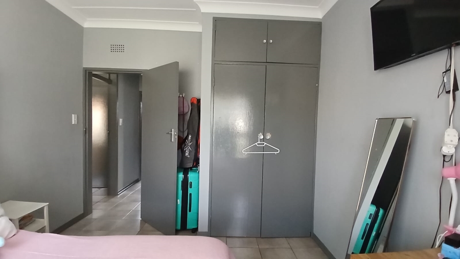 4 Bedroom Property for Sale in Mindalore Gauteng