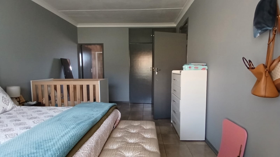 4 Bedroom Property for Sale in Mindalore Gauteng