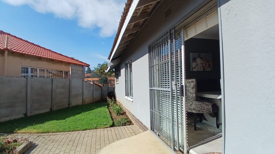 4 Bedroom Property for Sale in Mindalore Gauteng