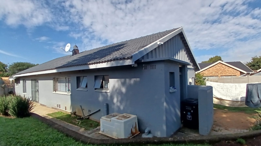 4 Bedroom Property for Sale in Mindalore Gauteng