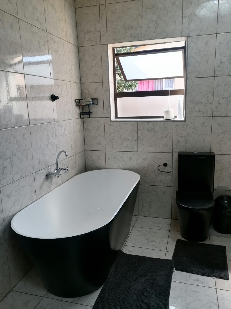 3 Bedroom Property for Sale in Mindalore Gauteng