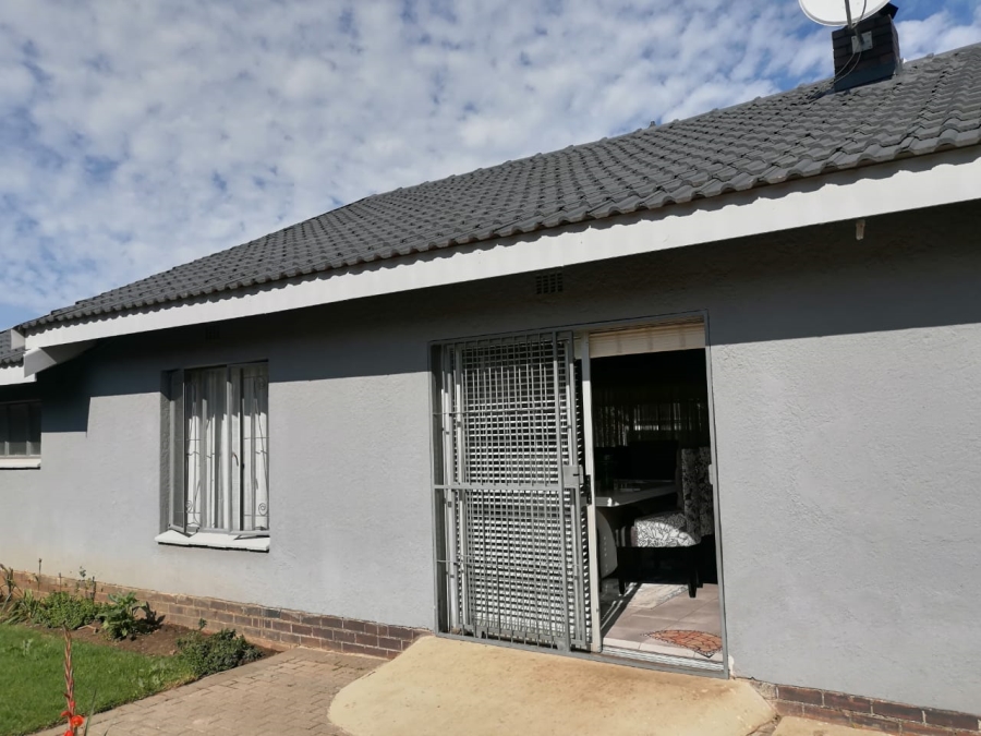 4 Bedroom Property for Sale in Mindalore Gauteng