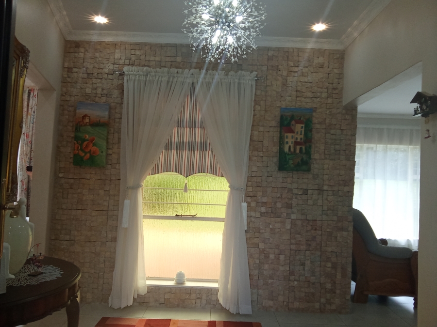 3 Bedroom Property for Sale in Wilro Park Gauteng