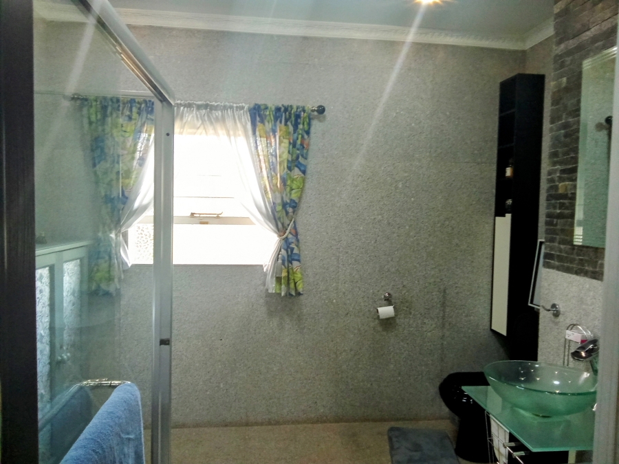 3 Bedroom Property for Sale in Wilro Park Gauteng