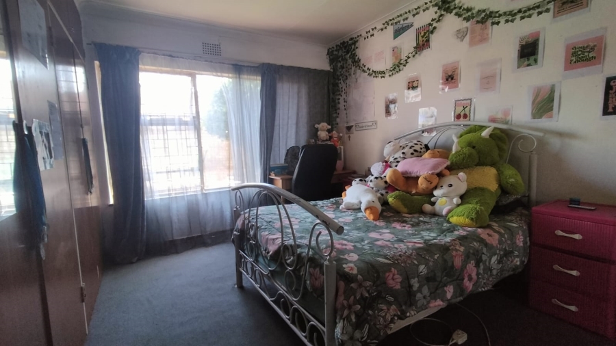 3 Bedroom Property for Sale in Greenhills Gauteng