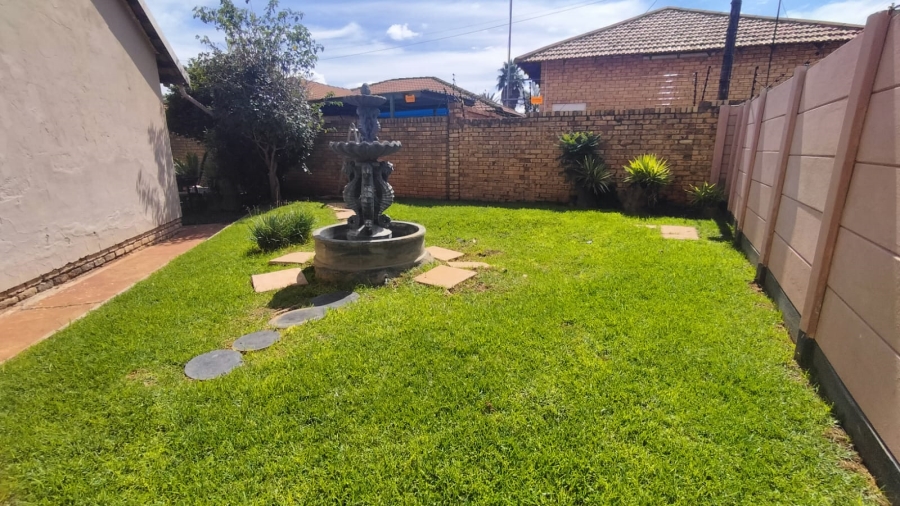 3 Bedroom Property for Sale in Greenhills Gauteng