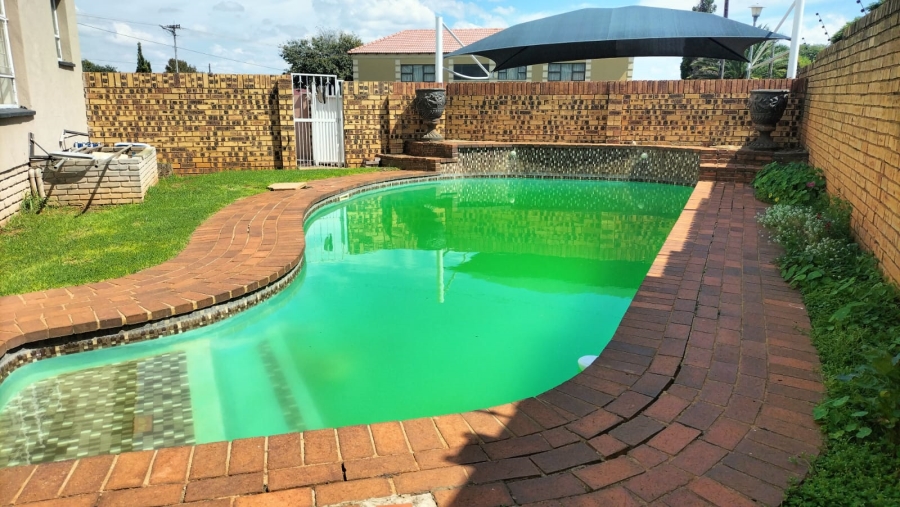 3 Bedroom Property for Sale in Greenhills Gauteng