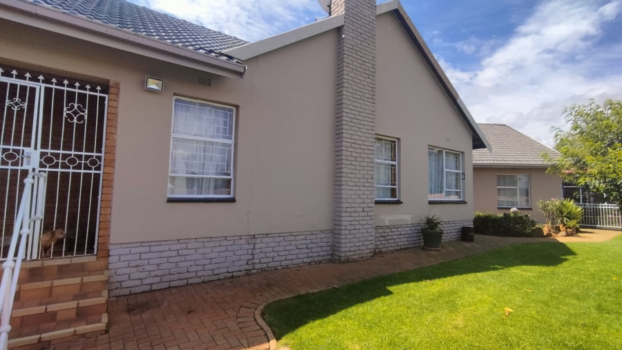 3 Bedroom Property for Sale in Greenhills Gauteng