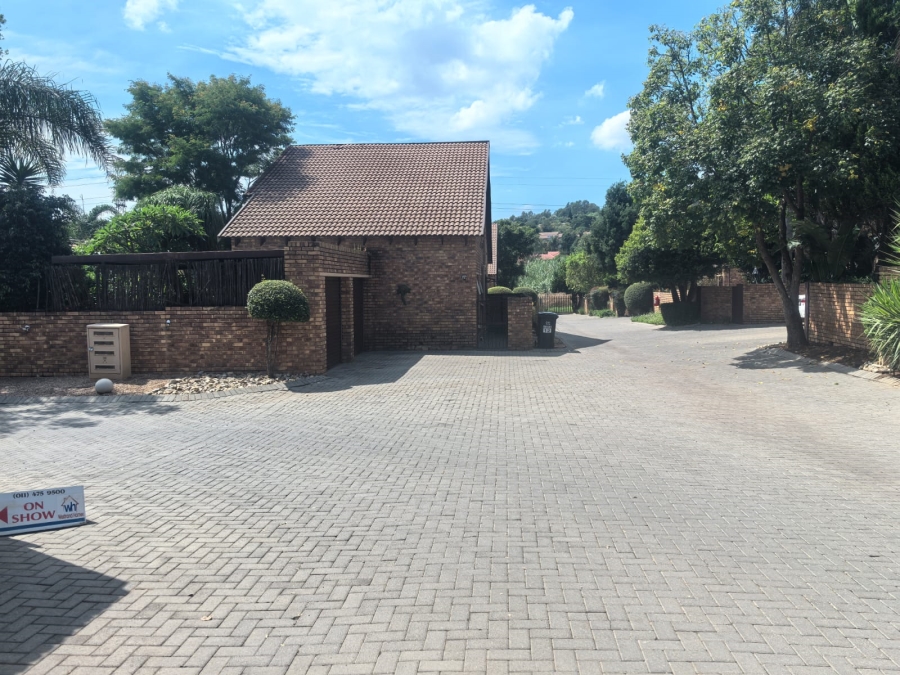 3 Bedroom Property for Sale in Wilgeheuwel Gauteng