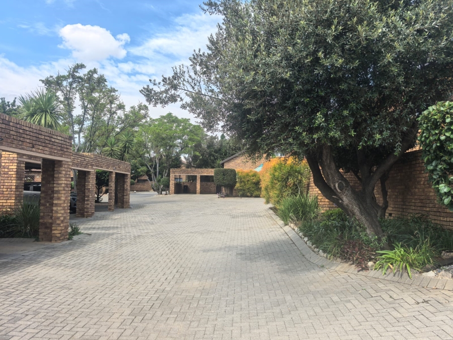3 Bedroom Property for Sale in Wilgeheuwel Gauteng
