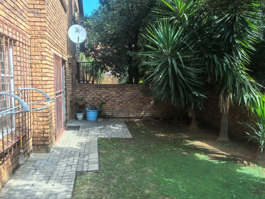 3 Bedroom Property for Sale in Wilgeheuwel Gauteng