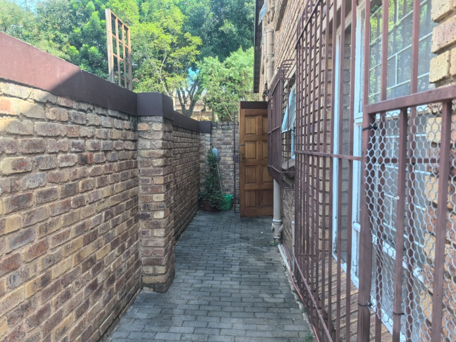 3 Bedroom Property for Sale in Wilgeheuwel Gauteng