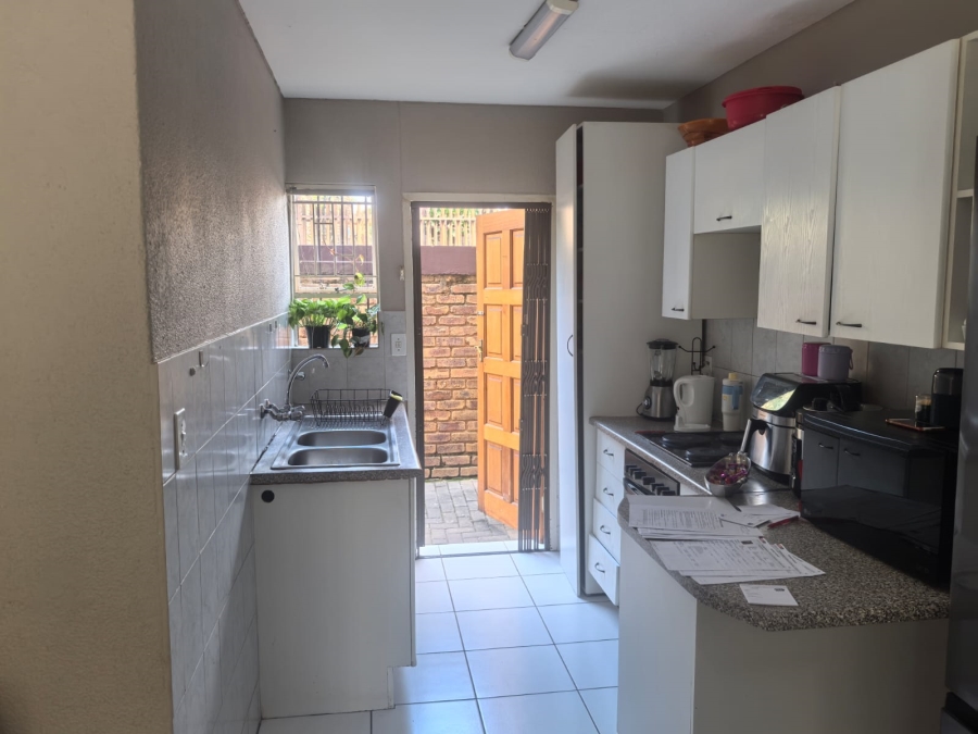 3 Bedroom Property for Sale in Wilgeheuwel Gauteng