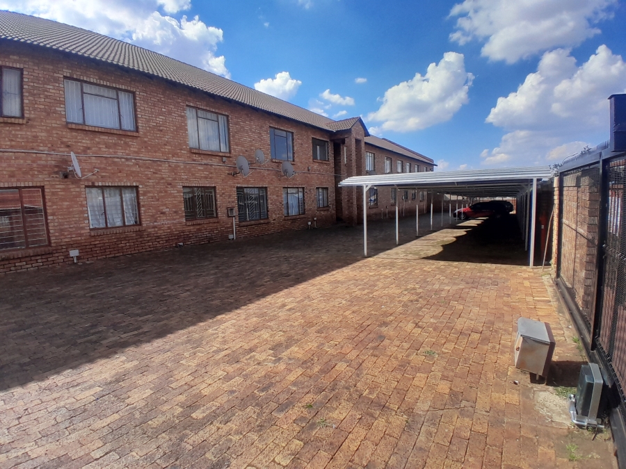 1 Bedroom Property for Sale in Greenhills Gauteng