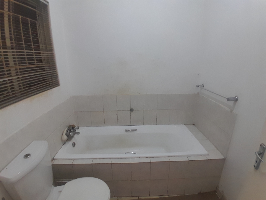 1 Bedroom Property for Sale in Greenhills Gauteng
