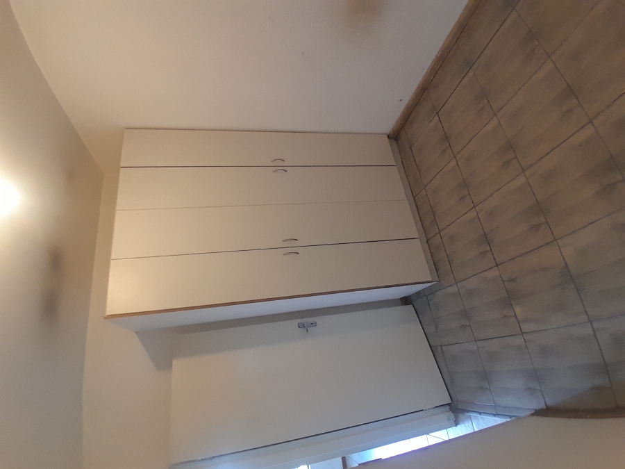 1 Bedroom Property for Sale in Greenhills Gauteng