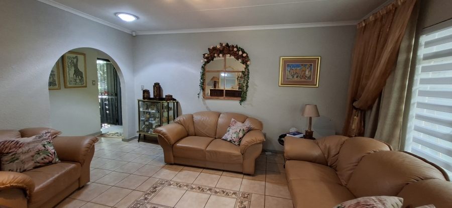 4 Bedroom Property for Sale in Rant En Dal Gauteng