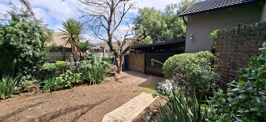 4 Bedroom Property for Sale in Rant En Dal Gauteng