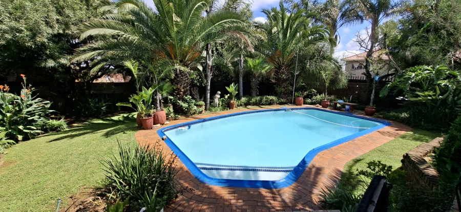 4 Bedroom Property for Sale in Rant En Dal Gauteng
